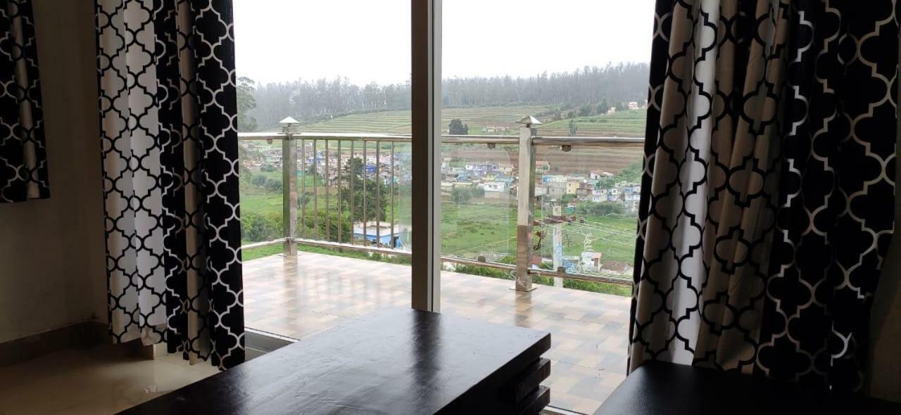 Runs Residency Hotel Ооти Екстериор снимка